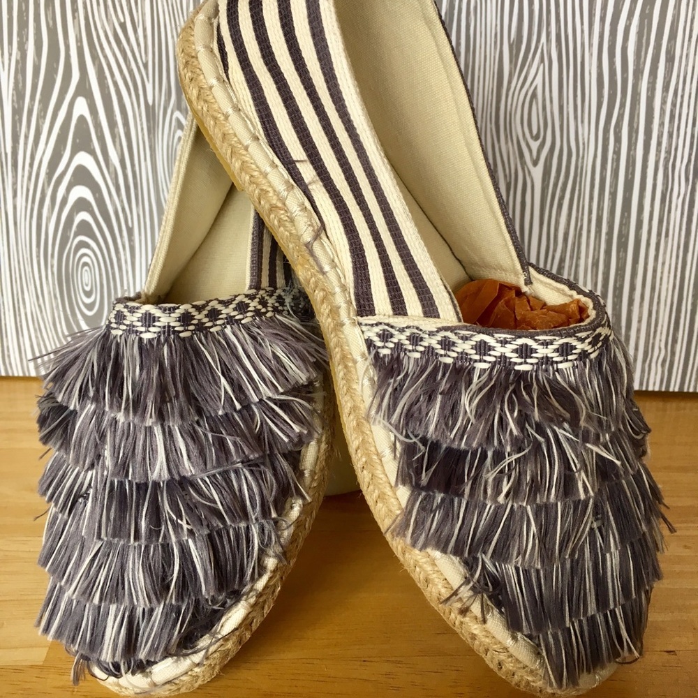 SALE! Striped ESPADRILLE 🌸Boat Style ⚓️Slip-On ♥️ - Picture 7 of 8